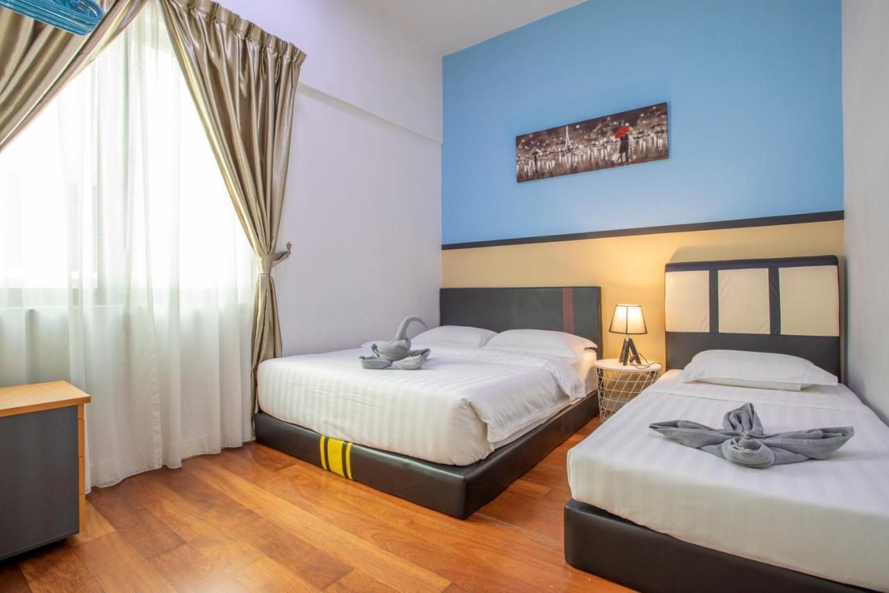 Ferienwohnung Elegant Living At Loft Imago Kk Kampong Sembulan Exterior foto