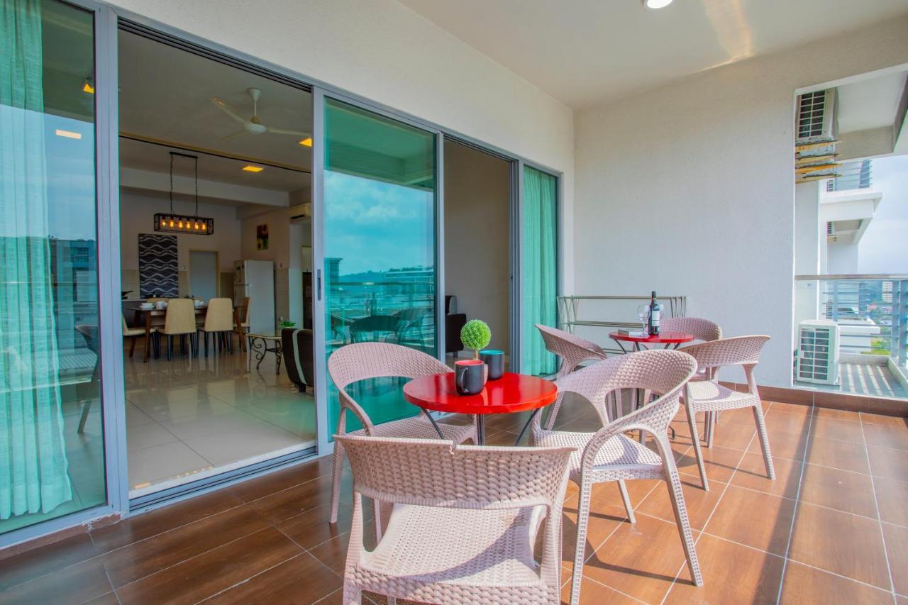 Ferienwohnung Elegant Living At Loft Imago Kk Kampong Sembulan Exterior foto