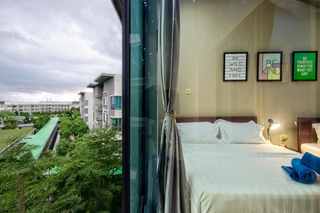 Ferienwohnung Elegant Living At Loft Imago Kk Kampong Sembulan Exterior foto