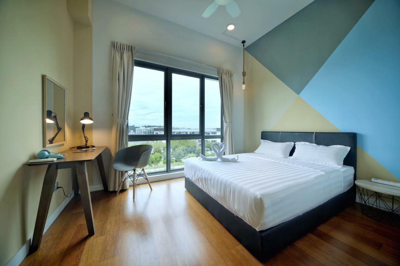 Ferienwohnung Elegant Living At Loft Imago Kk Kampong Sembulan Exterior foto